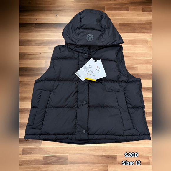 lululemon athletica Jackets & Blazers - Lululemon women's vest size 12